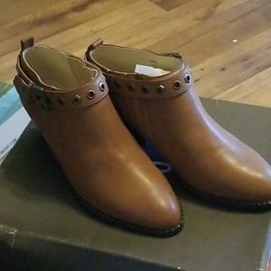 LEILA STONE Brown Leather Booties